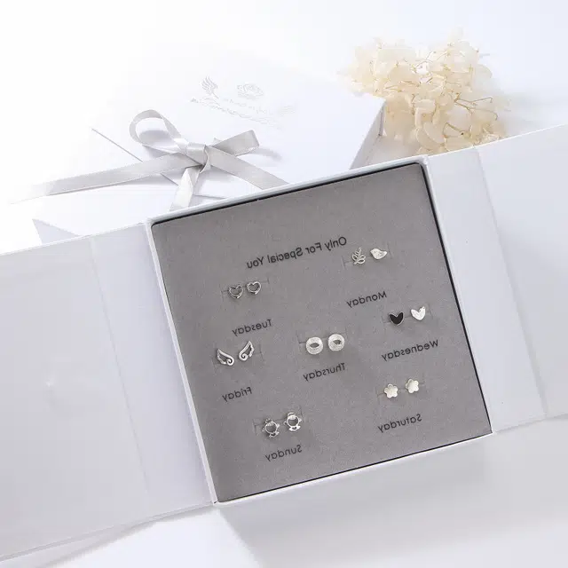 尚银福 一周七天耳饰 森系小清新小巧精致时尚百搭耳饰品 四叶草莫比乌斯环爱心翅膀鲸鱼小鸟枝叶元素 合金 耳钉 女款