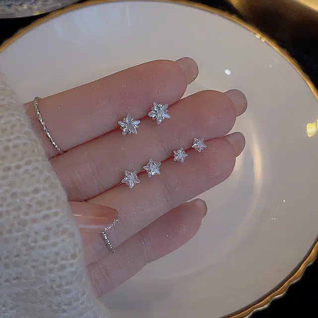 尚银福 五角星 韩版精致轻奢小众高级感设计 简约个性迷你 养耳睡觉不用摘 好运 合金 耳钉 女款