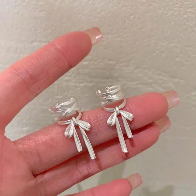 尚银福 优雅芭蕾风丝带 芭蕾舞鞋耳饰简约精致小众设计时尚甜美少女心高级感 轻奢温柔气质日常百搭可爱公主风耳饰  合金 耳夹 女款