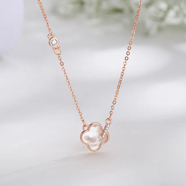 尚银福 幸运四叶草 百搭简约小众设计气质轻奢高级感时尚通勤甜蜜饰爱 合金 项链 女款