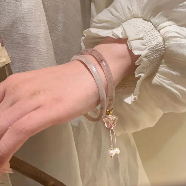 尚银福 干枯玫瑰蝴蝶 精美小众国风清冷感在逃公主一步一响双圈叮当镯素圈闭口手饰 玻璃 手镯 女款