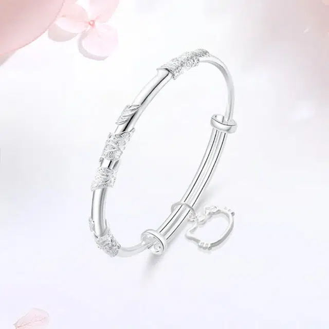 【S999纯银 可爱招财猫】 尚银福 猫咪繁花 森系小清新时尚轻奢高级感 国潮萌趣可爱少女心立体浮雕花纹推拉可调节镯子 合金 手镯 女款