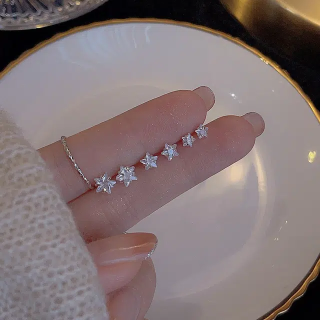 尚银福 五角星 韩版精致轻奢小众高级感设计 简约个性迷你 养耳睡觉不用摘 好运 合金 耳钉 女款