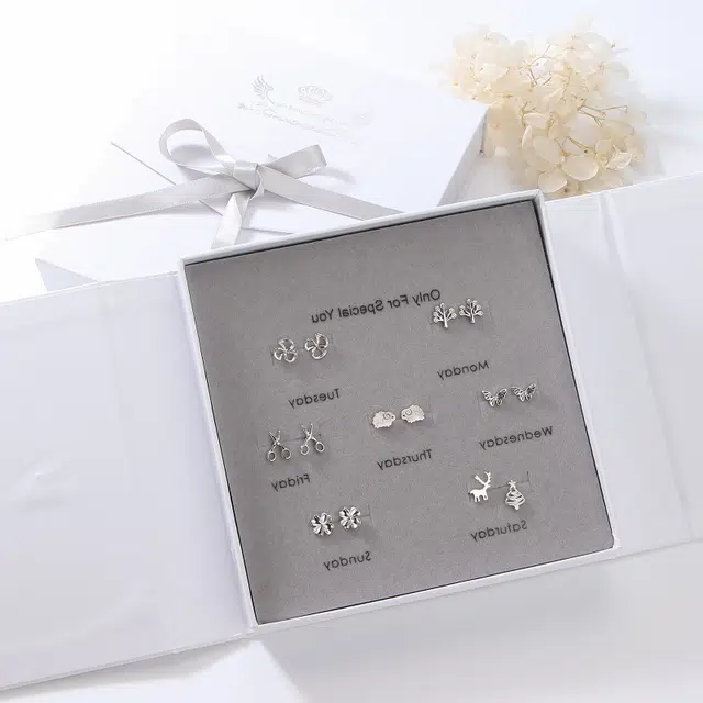 尚银福 一周七天耳饰 森系小清新小巧精致时尚简约气质 风车三叶草蝴蝶小羊麋鹿圣诞树幸运四叶草剪刀元素七对套装 合金 耳钉 女款