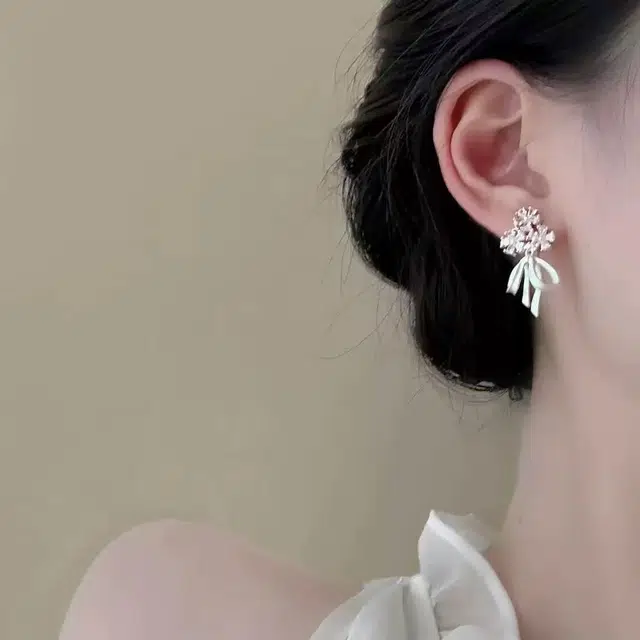 尚银福 甜美精致璀璨花蝶 花朵蝴蝶结文艺小清新飘带 优雅气质温柔简约仙气耳时尚日常通勤百搭耳饰 合金 耳钉 女款