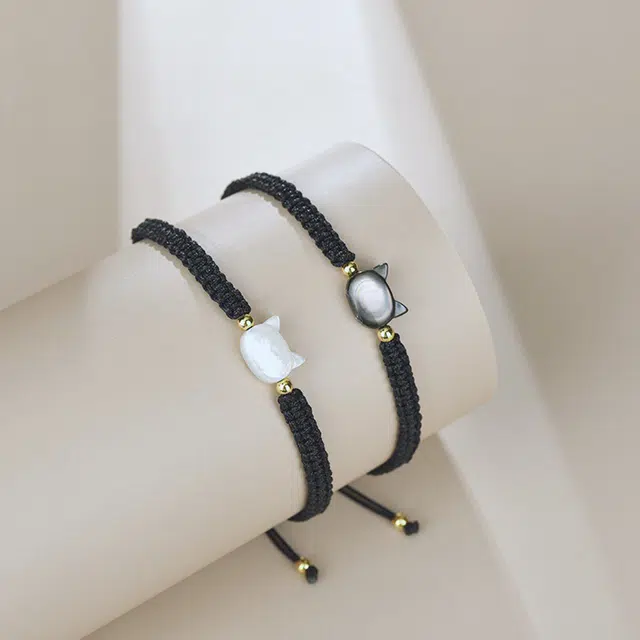 尚银福 黑白猫咪手饰 轻奢高级感甜美可爱 嘻哈小众设计贝壳猫脸手工编织手绳饰品 织物 手链 男女同款情侣款