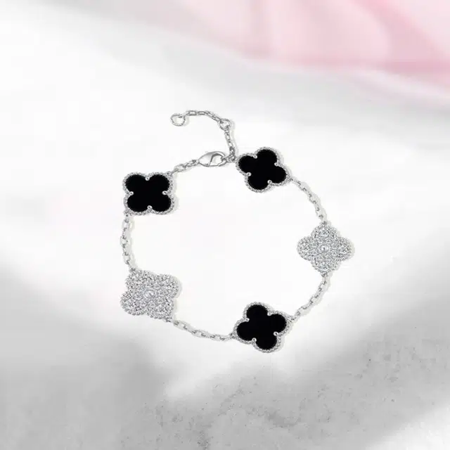 尚银福 熊猫四叶草 小众设计精致轻奢温柔大气高级感 森系可爱小清新四叶草 合金 手链 女款