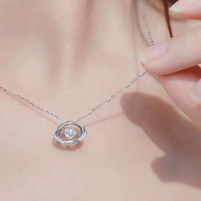 尚银福 星河之星 跳动的心闪钻轻奢爱心锆石小众优雅气质高级感锁骨链 好运 合金 项链 女款