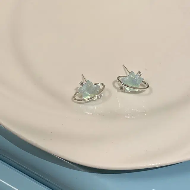 尚银福 星球环绕 新中式海洋五角星环绕甜美星星设计感冰透星空元气多巴胺穿搭 合金 耳钉 女款