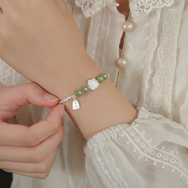 尚银福 莲花碎银 森系小清新 时尚优雅气质 轻奢高级感 国潮新中式小众创意设计 平安喜乐合成/人造 琉璃 手链 女款