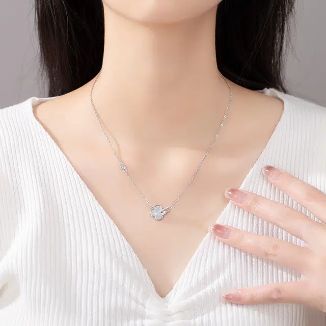 尚银福 幸运四叶草 百搭简约小众设计气质轻奢高级感时尚通勤甜蜜饰爱 合金 项链 女款