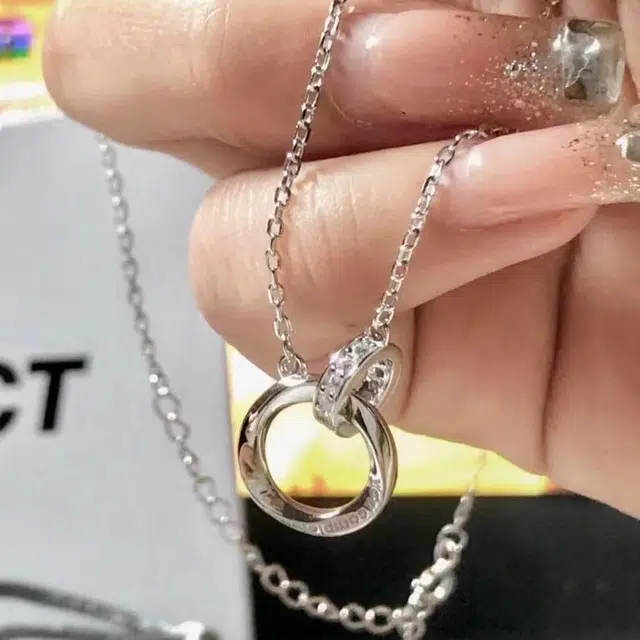 尚银福 璀璨灵动闪耀莫比乌斯 精致简约浪漫唯美高级感时尚百搭 轻奢小众设计气质温柔通勤锁骨链 合金 项链 女款