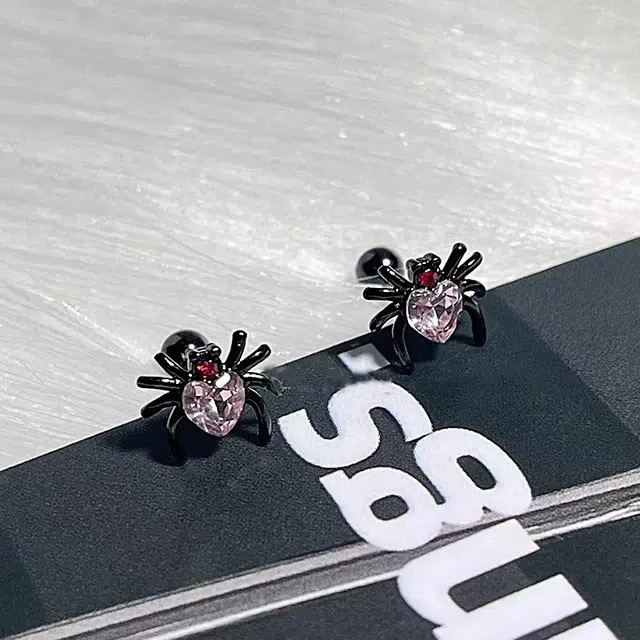 尚银福 暗黑蜘蛛 欧美时尚金属感立体爱心甜酷嘻哈街头中性风高级感冷淡风个性轻奢小众耳骨钉耳饰 合金 耳钉 女款