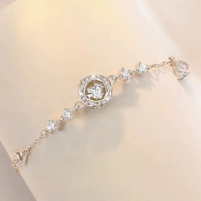 尚银福 跳动三秒心动 轻奢小众莫比乌斯环设计爱意高级感日常通勤百搭浪漫精致温柔优雅气质可调节手饰 合金 手链 女款