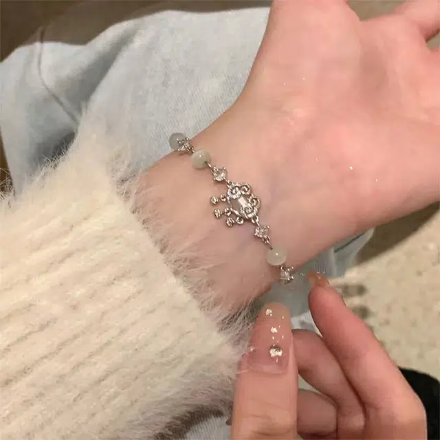 尚银福 闪耀祥云平安锁 国潮新中式时尚优雅气质轻奢高级感 森系小清新小众创意设计甜美可爱好运长命锁百搭手饰  合金 手链 女款