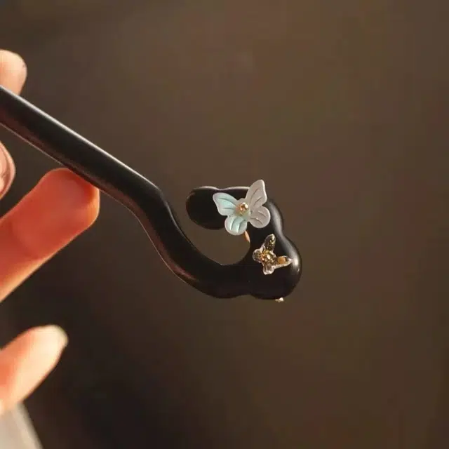 尚银福 森系小清新翩翩蝶舞 复古国风精致小众创意设计民族风 古典文艺简约气质温婉日常百搭蝴蝶 木头 发簪 女款