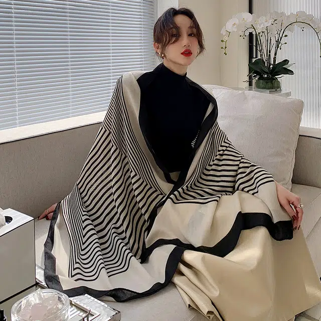 纳兰杜 条纹小众设计感百搭春季薄款韩版穿搭时尚 披肩 女款