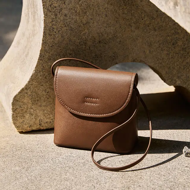 纳兰杜 复古小众高级感时尚百搭 牛皮拼合成革 单肩包 迷你 女款 植鞣棕色/植鞣浅草黄