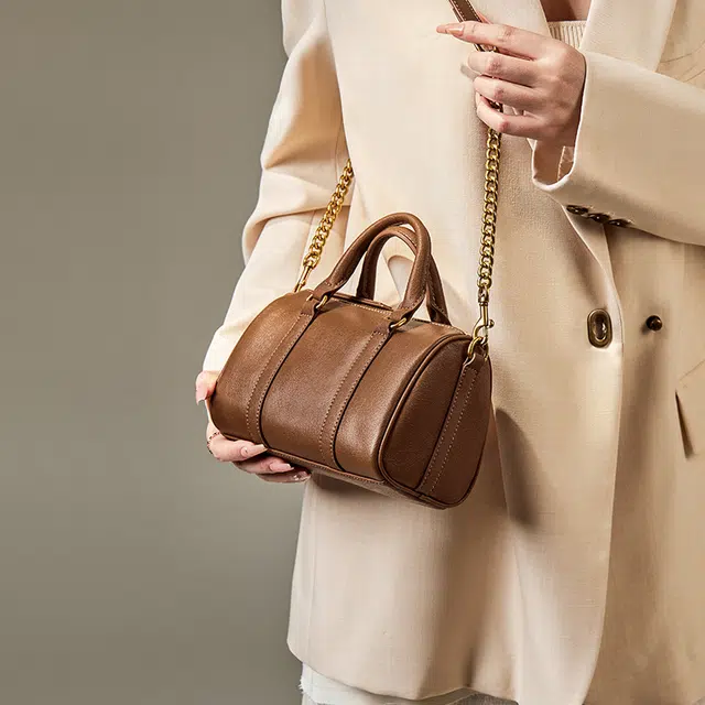 纳兰杜 复古时尚百搭质感简约休闲上班通勤 头层牛皮 波士顿包手提斜挎单肩包 常规 女款 植鞣棕色/植鞣金棕色