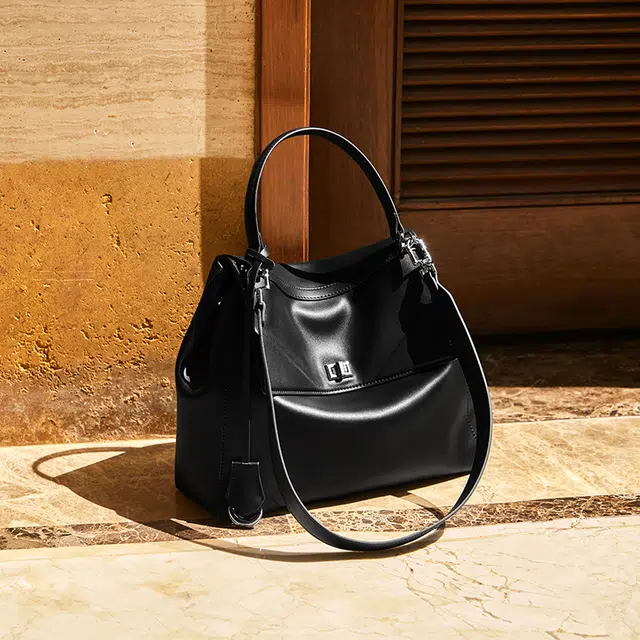 纳兰杜 高级感休闲通勤百搭简约慵懒松弛感 牛皮拼合成革 单肩手提包 中号 女款 绅士黑/米白色/大象灰