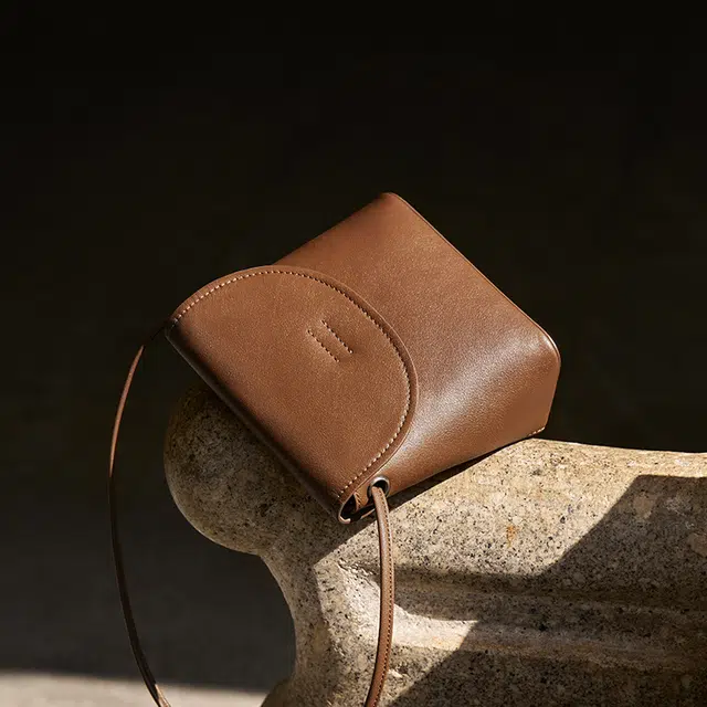 纳兰杜 复古小众高级感时尚百搭 牛皮拼合成革 单肩包 迷你 女款 植鞣棕色/植鞣浅草黄