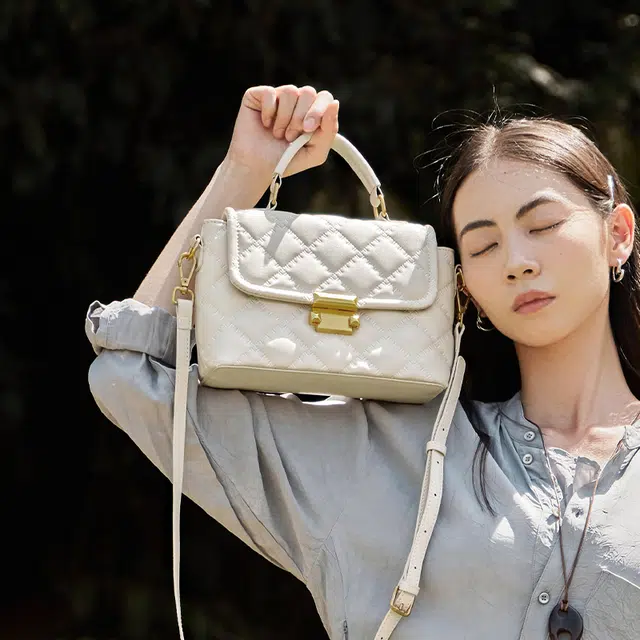 纳兰杜 小香风菱格时尚百搭精致优雅大方通勤 牛皮拼合成革 单肩斜挎手提包 中号 女款 米白色/子夜黑