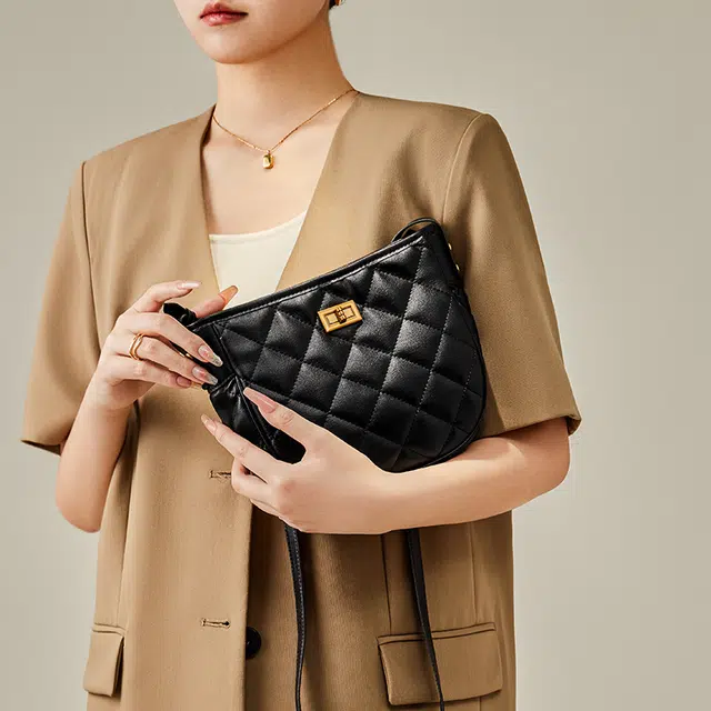 纳兰杜 高级感菱格链条马鞍包时尚流行百搭简约休闲通勤女包 牛皮拼合成革 斜挎包 常规 女款 子夜黑/米白色