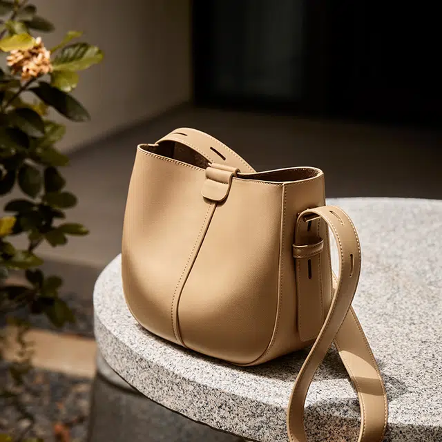 纳兰杜 高级感气质简约 牛皮拼合成革 单肩包 中号 女款 杏色