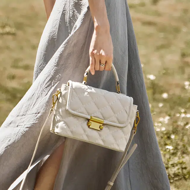 纳兰杜 小香风菱格时尚百搭精致优雅大方通勤 牛皮拼合成革 单肩斜挎手提包 中号 女款 米白色/子夜黑