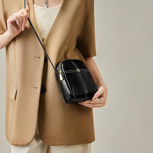 纳兰杜 简约百搭轻便质感精致时尚通勤 牛皮 斜挎包 迷你 女款 子夜黑