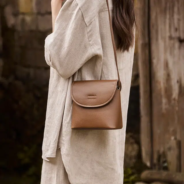 纳兰杜 复古小众高级感时尚百搭 牛皮拼合成革 单肩包 迷你 女款 植鞣棕色/植鞣浅草黄