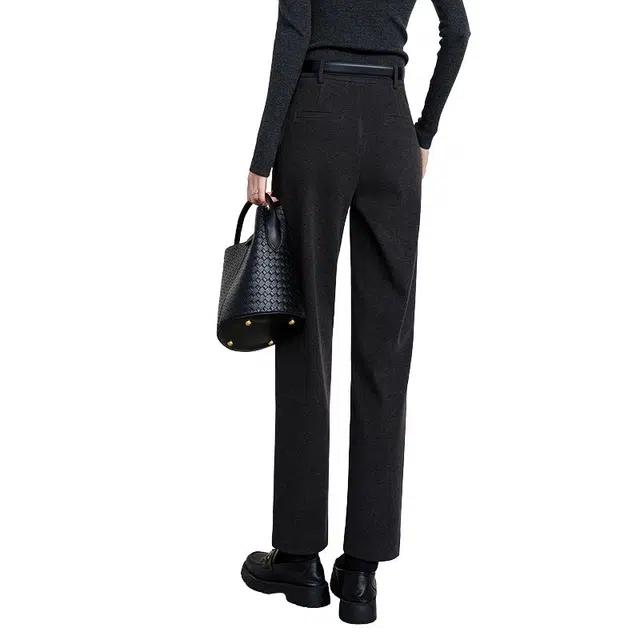 晚白 厚毛呢面料有弹力高腰版型口袋设计休闲裤 女款