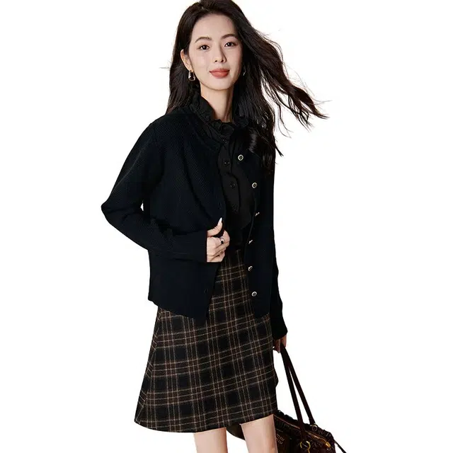 晚白 排扣设计有弹力通勤减龄针织衫 女款