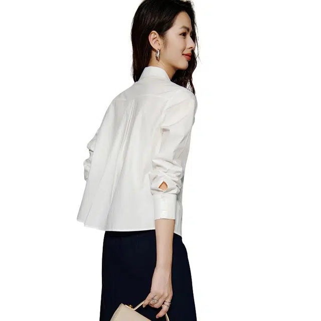 晚白 全棉面料前排扣设计柔和贴身吸湿透气衬衫 女款