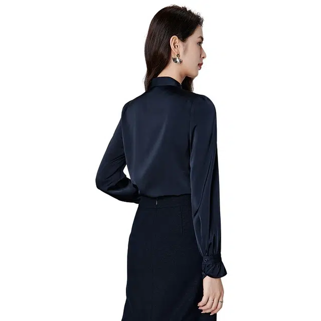 晚白 蝴蝶结系带面料挺括饱满亲肤细腻衬衫 女款