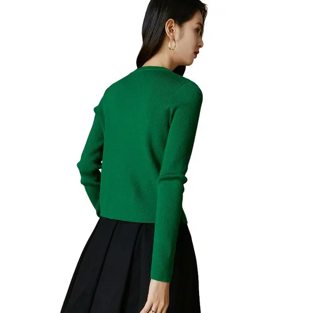 晚白 纽扣装饰软糯舒适有弹力竖条纹针织衫 女款