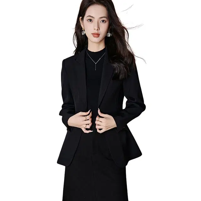 晚白 一粒扣设计版型挺括修身有里衬，西装 女款