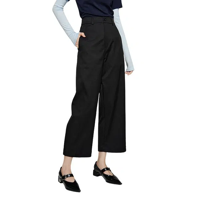 晚白 直筒版型微弹力有口袋高腰设计休闲裤 女款