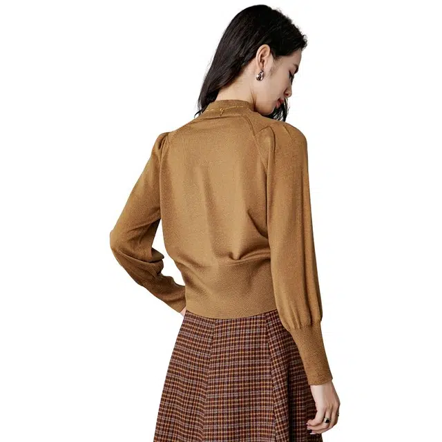 晚白 气质立领高弹减龄修身版型针织衫 女款