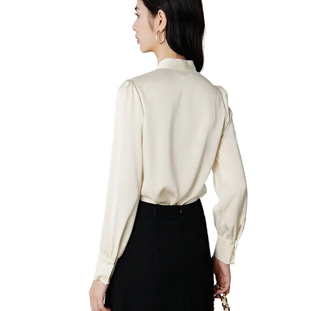 晚白 面料挺括饱满肩部收褶垂坠顺滑亲肤细腻衬衫 女款