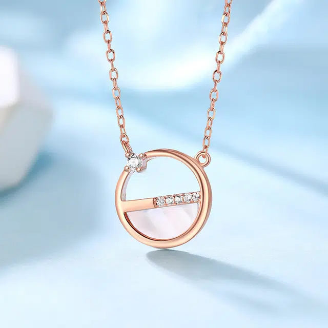 925