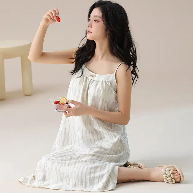 俏佳人 云朵棉舒适带胸垫透气休闲慵懒吊带家居服柔软亲肤无袖睡裙 女款