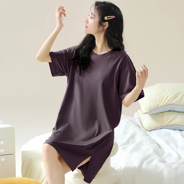 俏佳人 带胸垫垂感柔软亲肤透气纯色休闲短袖慵懒圆领家居服睡裙 女款