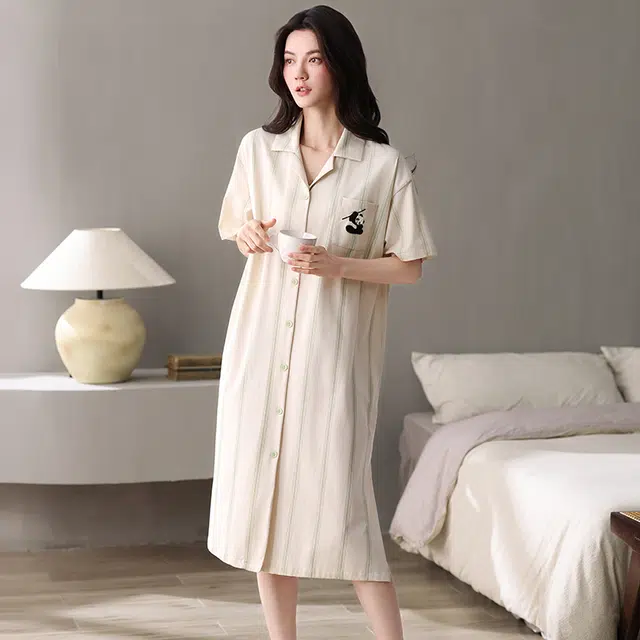 俏佳人 纯棉柔软亲肤透气基础条纹翻领休闲短袖慵懒家居服睡裙 女款