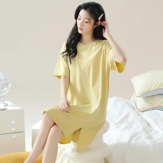 俏佳人 带胸垫垂感柔软亲肤简约透气纯色休闲短袖慵懒家居服睡裙 女款