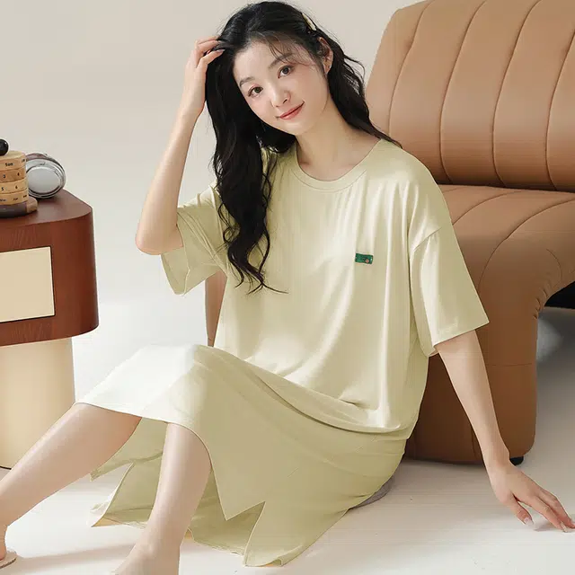 俏佳人 带胸垫垂感柔软亲肤透气休闲短袖慵懒纯色家居服睡裙 女款