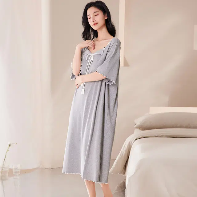 俏佳人 带胸垫设计感短袖休闲慵懒风舒适可外穿透气垂感亲肤家居服睡裙 女款