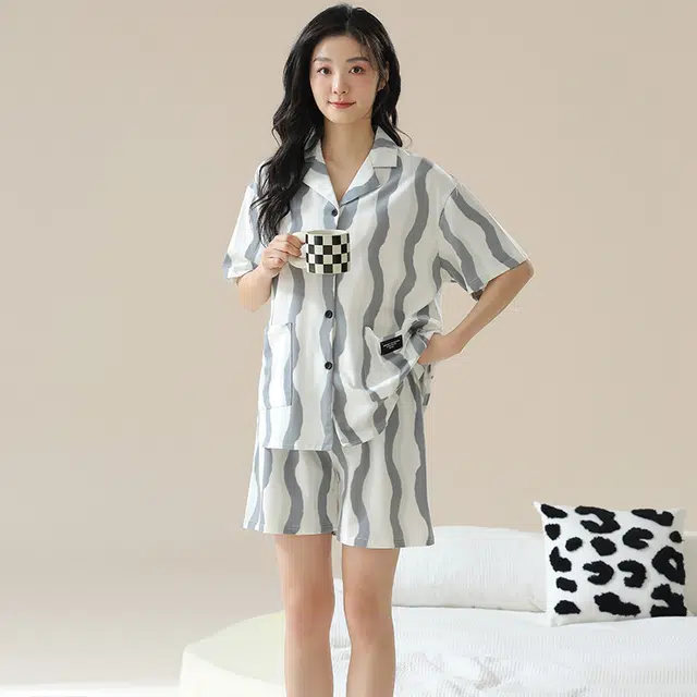 俏佳人 纯色基础柔软亲肤条纹休闲开衫慵懒宽松短袖短裤家居服睡衣套装 女款
