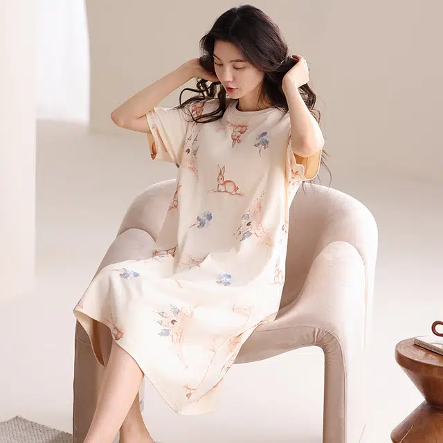 俏佳人 带胸垫纯棉小兔子满印休闲宽松柔软舒适透气可外穿短袖家居服睡裙 女款