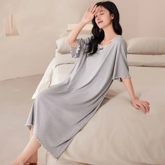 俏佳人 带胸垫设计感短袖套头休闲慵懒风舒适可外穿透气家居服垂感亲肤睡裙 女款